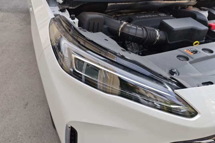 Used Buick GL8 2025 Model Land Executive Class First-Adoption Edition Right Front Headlight