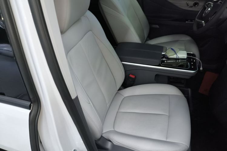 Used Buick GL8 2025 Lu Zun Smart Enjoyment Edition Right Front Seat