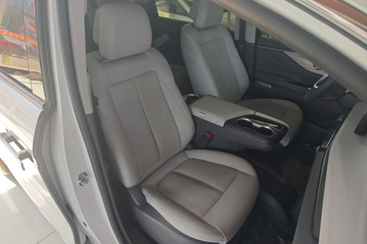 Used Buick GL8 2025 Lu Zun Smart Enjoyment Edition Right Front Seat