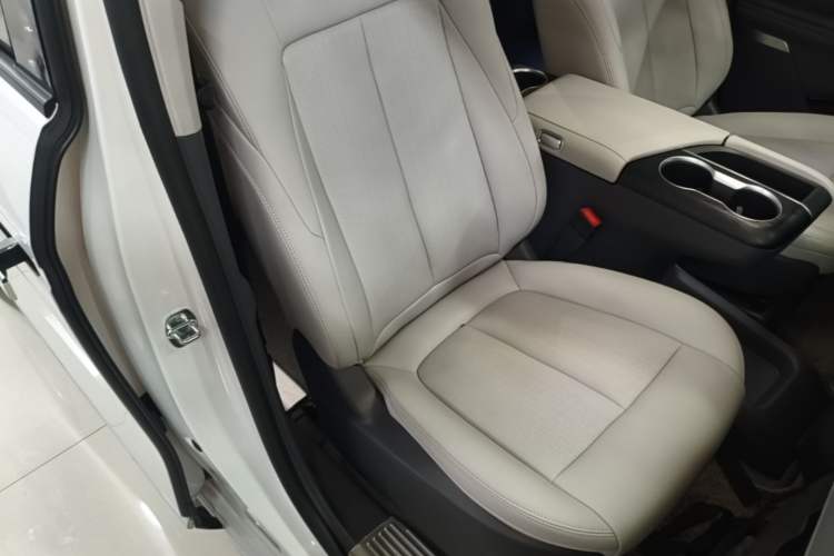 Used Buick GL8 2025 Lu Zun Deluxe Edition Right Front Seat