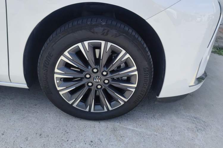 Used Buick GL8 2025 Lu Zun Deluxe Edition Right Front Wheel Hub