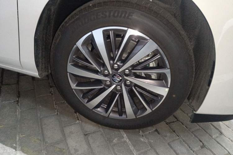 Used Buick GL8 2025 Lu Zun Deluxe Edition Right Front Wheel Hub