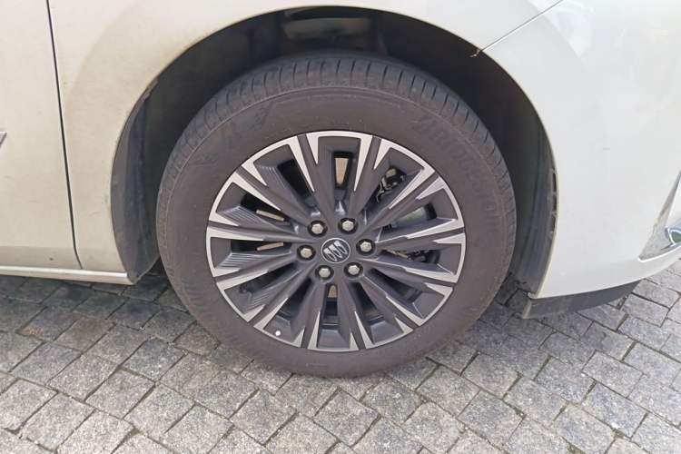 Used Buick GL8 2025 Lu Zun Deluxe Edition Right Front Wheel Hub