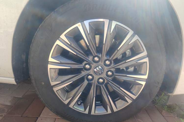 Used Buick GL8 2025 Lu Zun Smart Enjoyment Edition Right Front Wheel Hub