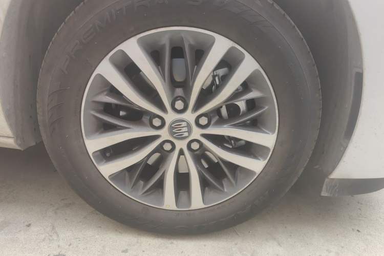 Used Buick GL8 2025 Model Land Cruiser Business Class Comfort DG Edition Right Front Wheel Hub