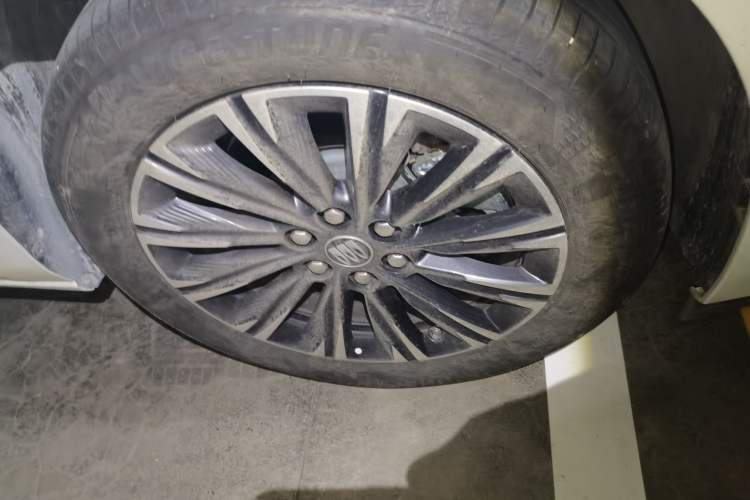 Used Buick GL8 2025 Lu Zun Deluxe Edition Right Front Wheel Hub