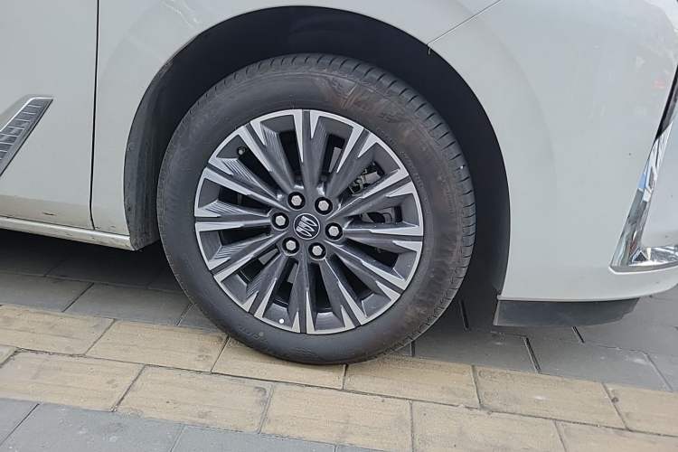 Used Buick GL8 2025 Lu Zun Deluxe Edition Right Front Wheel Hub