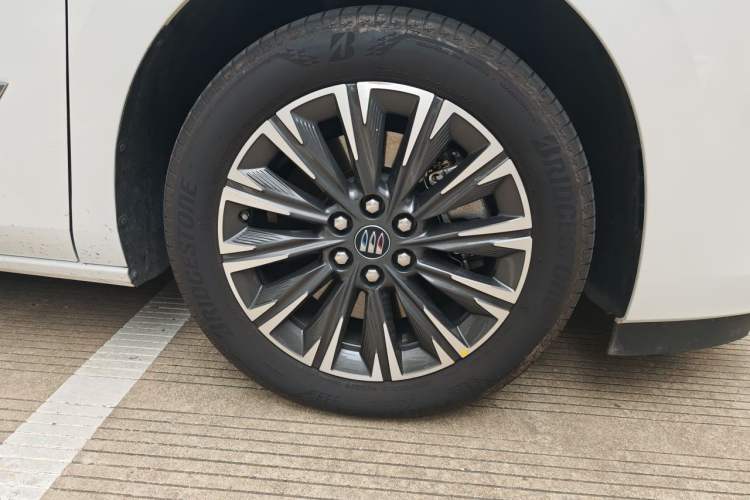 Used Buick GL8 2025 Lu Zun Smart Enjoyment & Yue Edition Right Front Wheel Hub