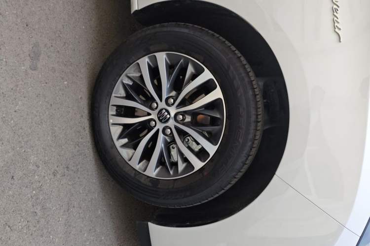 Used Buick GL8 2025 Model Land Executive Class First-Adoption Edition Right Front Wheel Hub