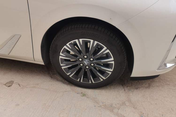 Used Buick GL8 2025 Lu Zun Deluxe Edition Right Front Wheel Hub