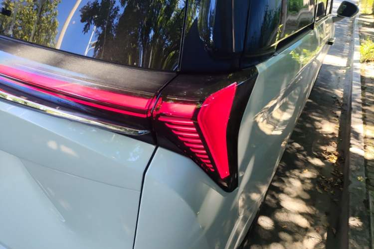 Used Buick GL8 2025 Lu Zun Deluxe Edition Right Rear Taillight