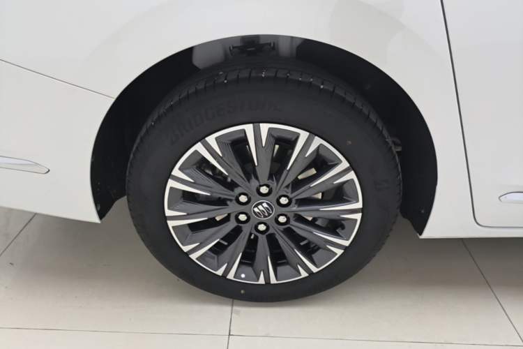 Used Buick GL8 2025 Lu Zun Deluxe Edition Right Rear Wheel Hub