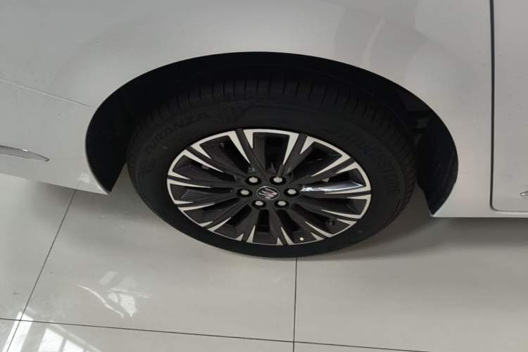 Used Buick GL8 2025 Lu Zun Deluxe Edition Right Rear Wheel Hub