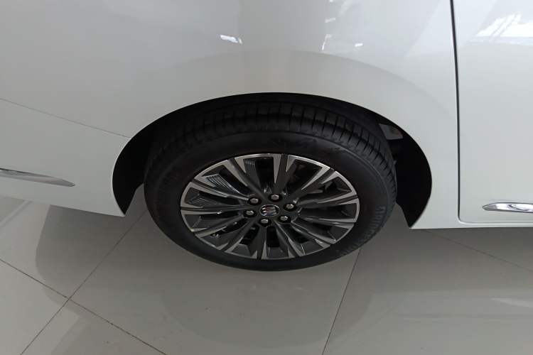 Used Buick GL8 2025 Lu Zun Smart Enjoyment Edition Right Rear Wheel Hub