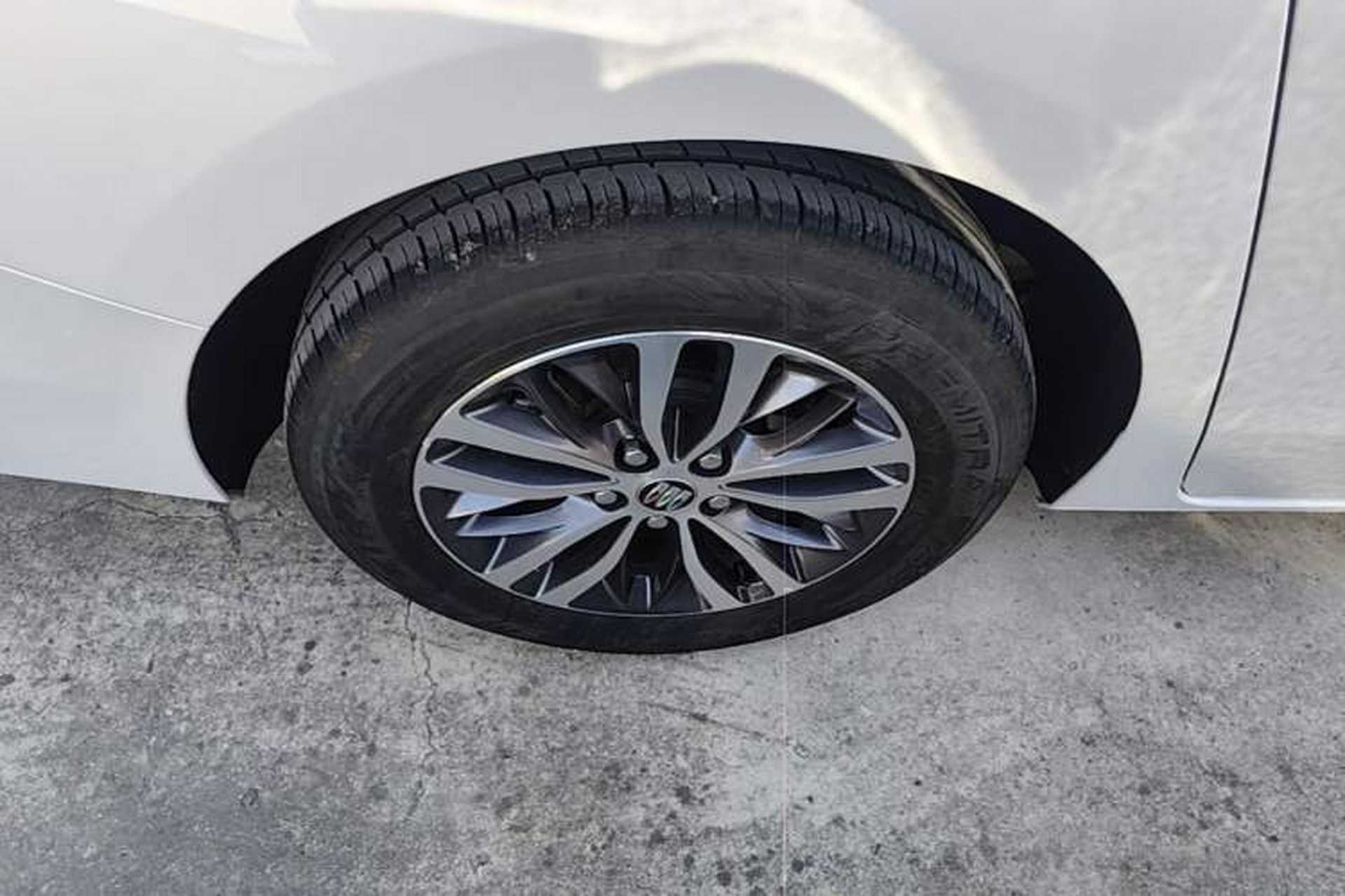 Used Buick GL8 2025 Model Land Executive Class First-Adoption Edition Right Rear Wheel Hub