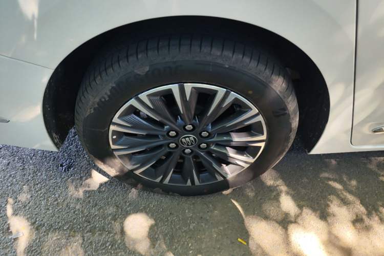 Used Buick GL8 2025 Lu Zun Deluxe Edition Right Rear Wheel Hub