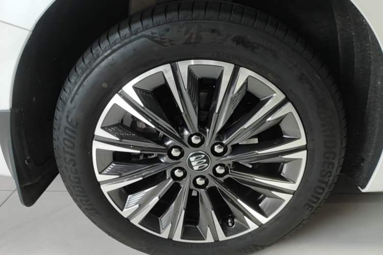 Used Buick GL8 2025 Lu Zun Deluxe Edition Right Rear Wheel Hub