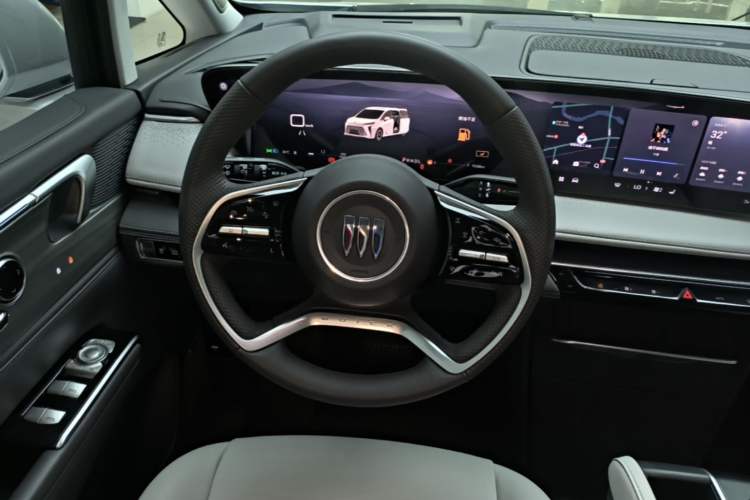Used Buick GL8 2025 Lu Zun Deluxe Edition Steering Wheel