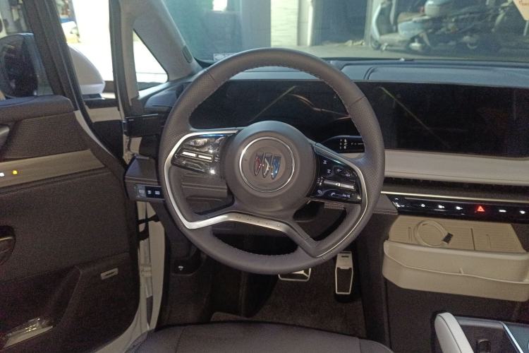 Used Buick GL8 2025 Lu Zun Deluxe Edition Steering Wheel