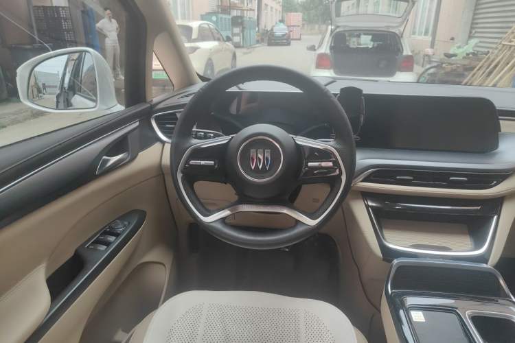 Used Buick GL8 2025 Model Land Cruiser Business Class Comfort DG Edition Steering Wheel