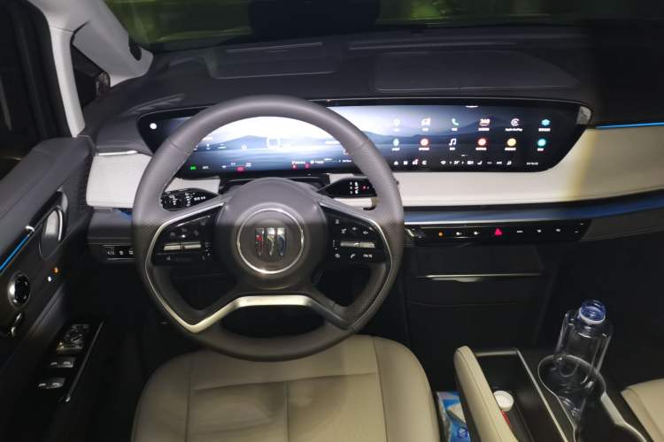 Used Buick GL8 2025 Lu Zun Deluxe Edition Steering Wheel