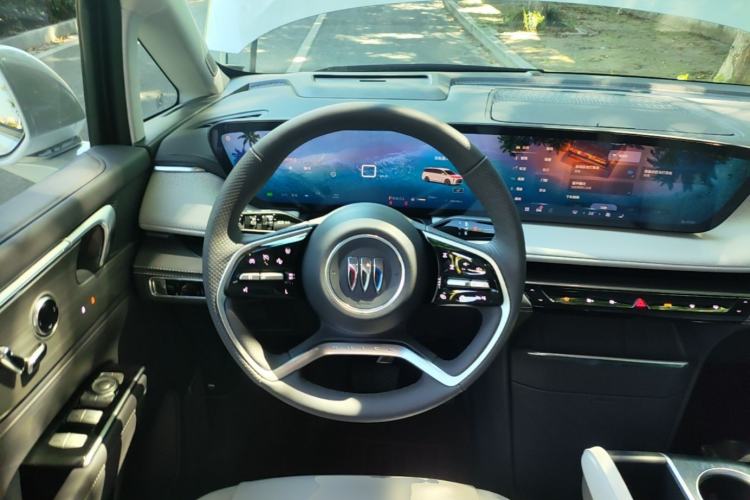 Used Buick GL8 2025 Lu Zun Deluxe Edition Steering Wheel
