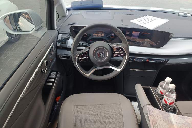 Used Buick GL8 2025 Lu Zun Deluxe Edition Steering Wheel