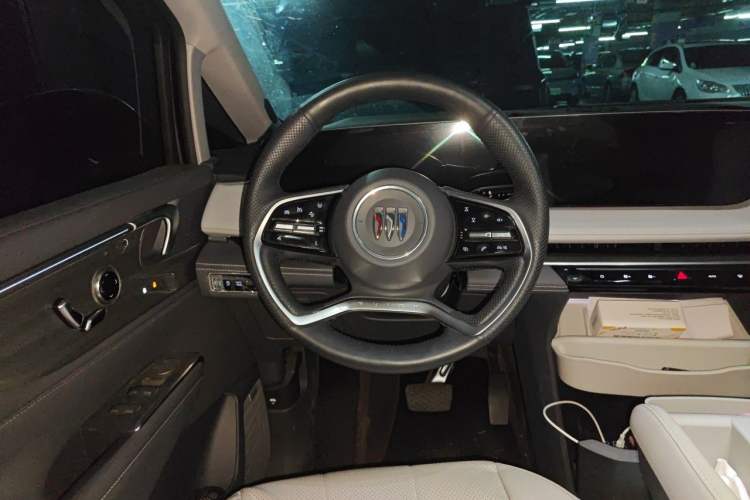 Used Buick GL8 2025 Lu Zun Deluxe Edition Steering Wheel