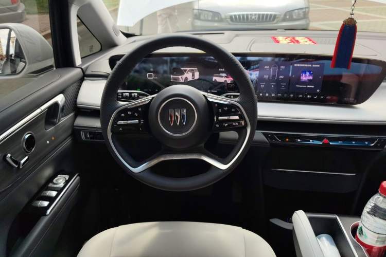Used Buick GL8 2025 Lu Zun Deluxe Edition Steering Wheel