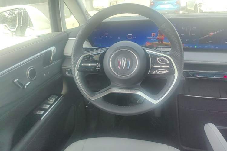 Used Buick GL8 2025 Lu Zun Deluxe Edition Steering Wheel