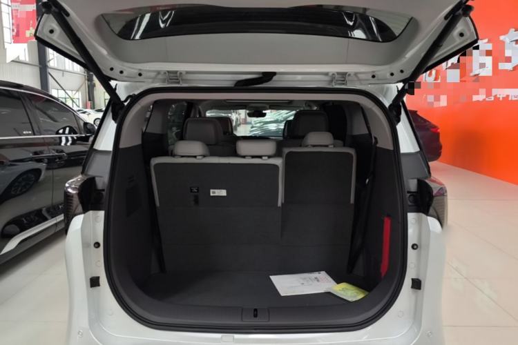 Used Buick GL8 2025 Lu Zun Deluxe Edition Trunk