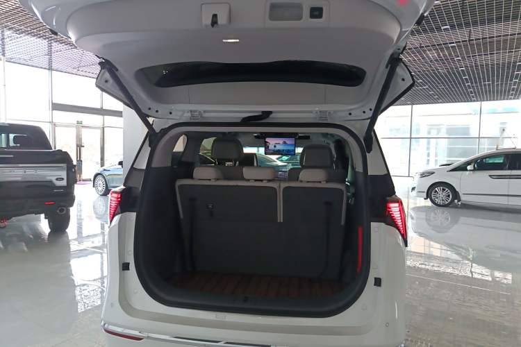 Used Buick GL8 2025 Lu Zun Smart Enjoyment Edition Trunk