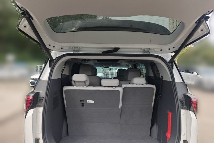 Used Buick GL8 2025 Lu Zun Deluxe Edition Trunk