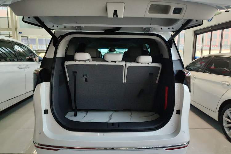 Used Buick GL8 2025 Lu Zun Smart Enjoyment Edition Trunk
