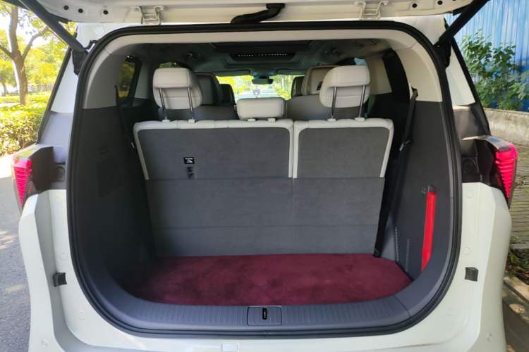 Used Buick GL8 2025 Lu Zun Deluxe Edition Trunk