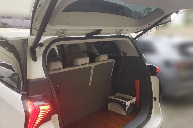 Used Buick GL8 2025 Lu Zun Deluxe Edition Trunk