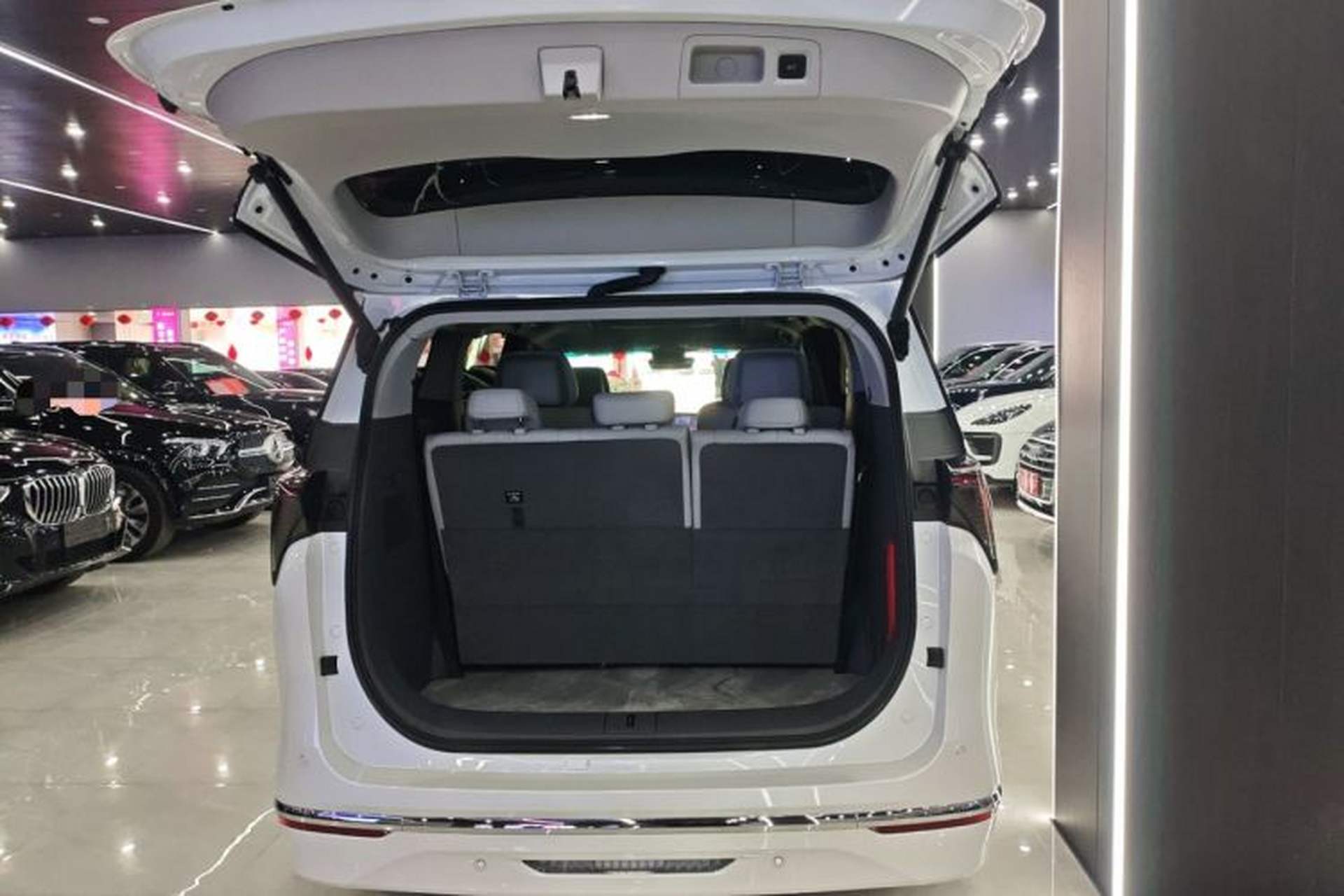Used Buick GL8 2025 Lu Zun Deluxe Edition Trunk