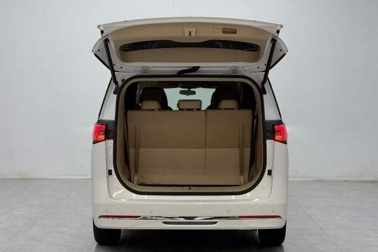 Used Buick GL8 2025 Model Land Executive Class First-Adoption Edition Trunk