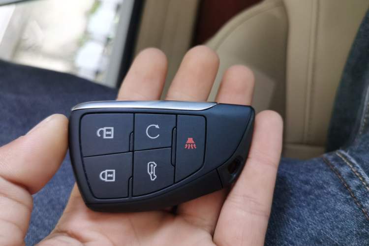 Used Buick GL8 2025 Model Land Executive Class First-Adoption Edition Vehicle Key