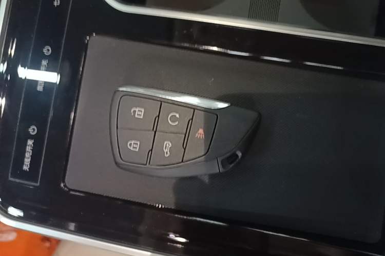 Used Buick GL8 2025 Model Land Executive Class First-Adoption Edition Vehicle Key