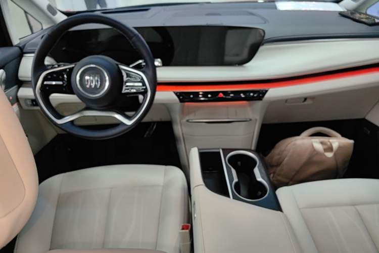 Used Buick GL8 2026 Model Lu Zun Luxury Edition Center Console