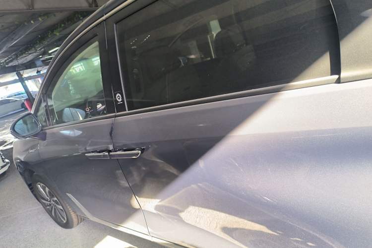 Used Buick GL8 2026 Model Lu Zun Luxury Edition Exterior 3