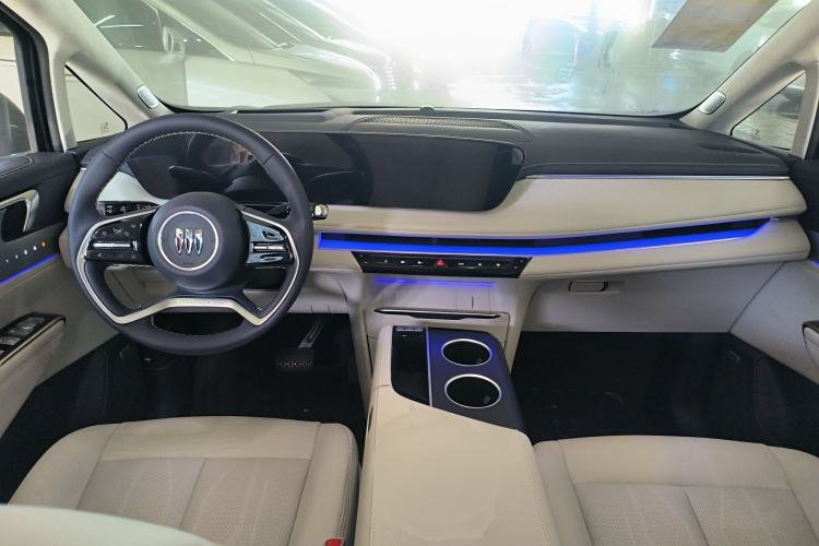 Used Buick GL8 2026 Model Lu Zun Luxury Edition Interior 2