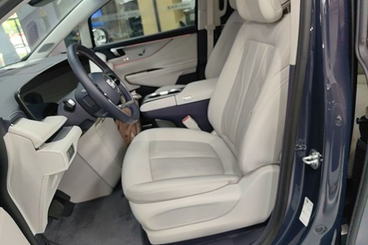 Used Buick GL8 2026 Model Lu Zun Luxury Edition Left Front Seat