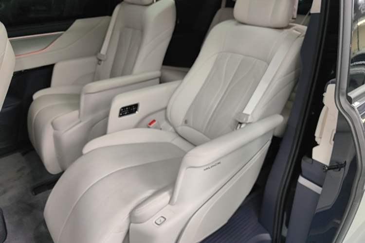 Used Buick GL8 2026 Model Lu Zun Luxury Edition Left Rear Seat