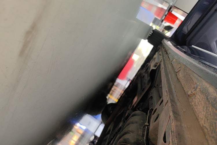 Used Buick GL8 2026 Model Lu Zun Luxury Edition Left Side Sill