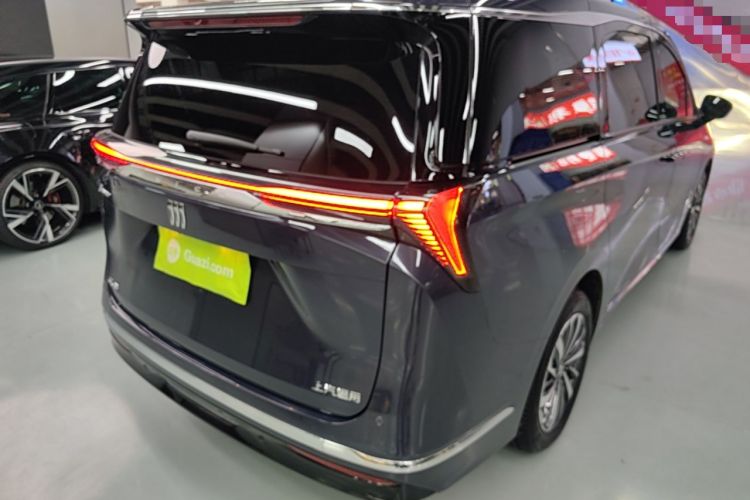 Used Buick GL8 2026 Model Lu Zun Luxury Edition Rear Right 45 Deg