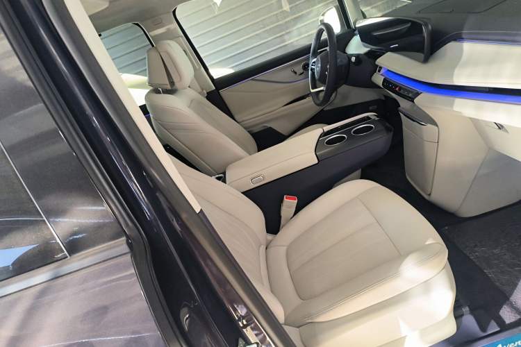 Used Buick GL8 2026 Model Lu Zun Luxury Edition Right Front Seat