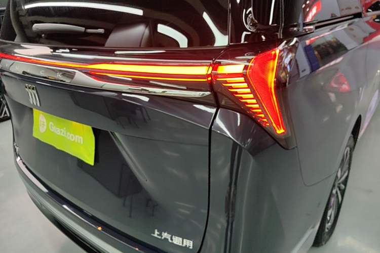 Used Buick GL8 2026 Model Lu Zun Luxury Edition Right Rear Taillight