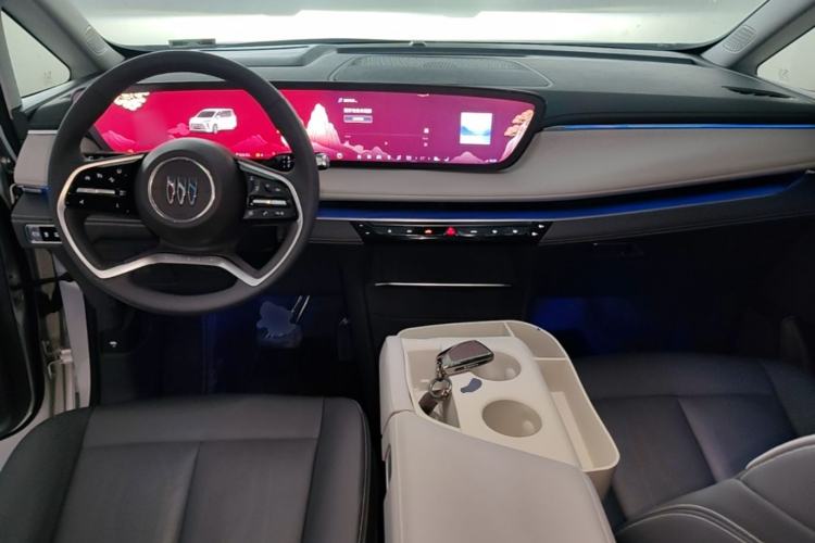 Used Buick GL8 2026 Model Lu Zun Smart Enjoyment Edition Center Console